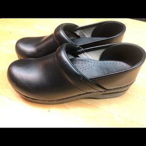Dansko clogs size 38